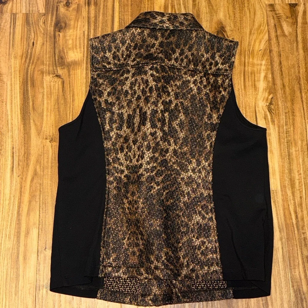 Chico's women vest medium 8 Leopard cheetah Zip-Front Vest Black Brown tan top
